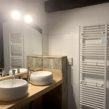 Charmante Maison De *