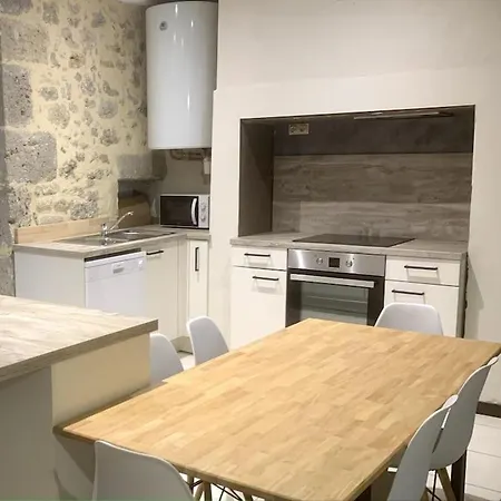 Charmante Maison De *