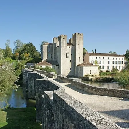 Charmante Maison De *